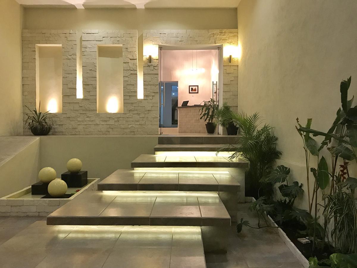 Margarett Hotel Вальядолид Экстерьер фото